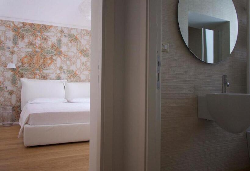 סוויטה דלוקס, Stella Casabono