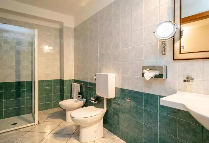 اتاق استاندارد در طبقه همکف, Capri Bardolino 3s