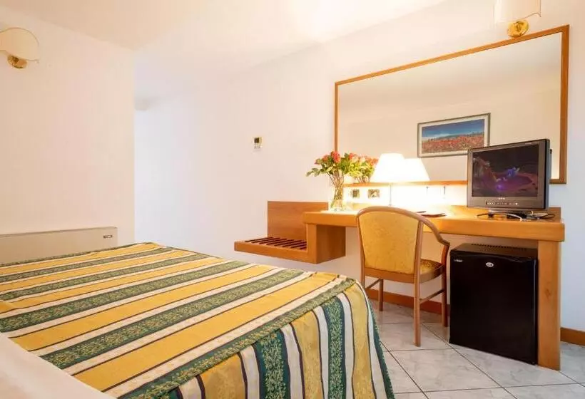 اتاق استاندارد در طبقه همکف, Capri Bardolino 3s