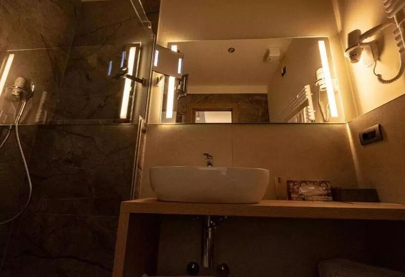 Comfort room with balcony, Capri Bardolino 3s