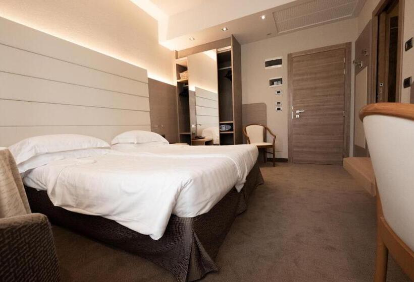 Comfort room with balcony, Capri Bardolino 3s