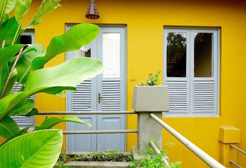 Quarto Estandar, Casa Amarelo Par Robert Le Héros
