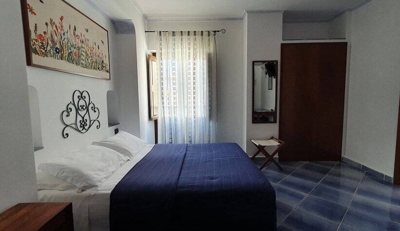 חדר סטנדרט לשלושה, Corallo Sperlonga