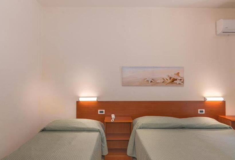 スタンダードトリプルルーム, Daisy