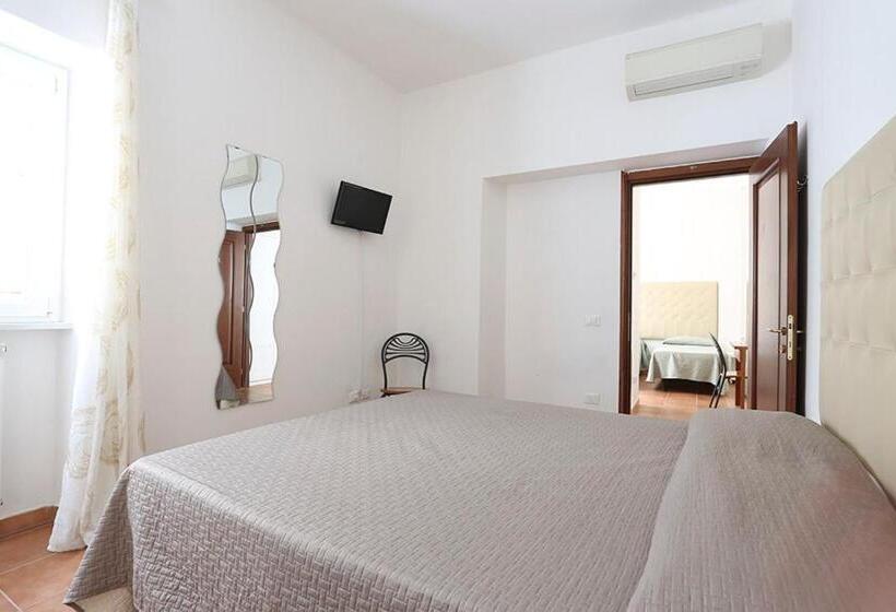 スタンダードトリプルルーム, Daisy