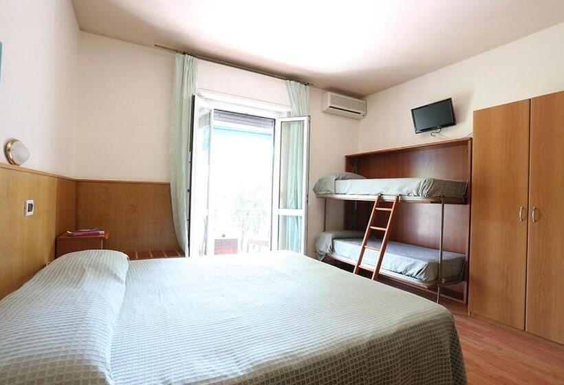 バルコニー付きスタンダードトリプルルーム, Daisy