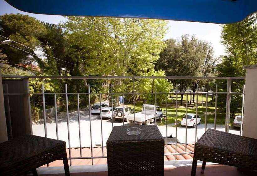 バルコニー付きスタンダードトリプルルーム, Daisy