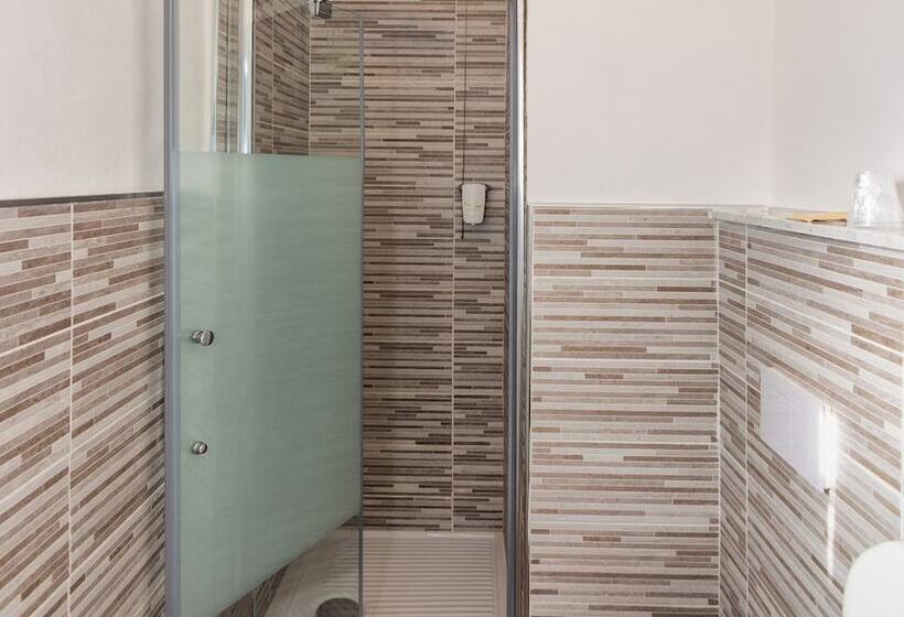 スタンダードトリプルルーム, Daisy