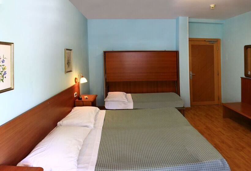 スタンダードトリプルルーム, Daisy