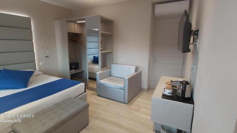 レイクビューデラックスルーム, Danieli La Castellana Lago Di Garda