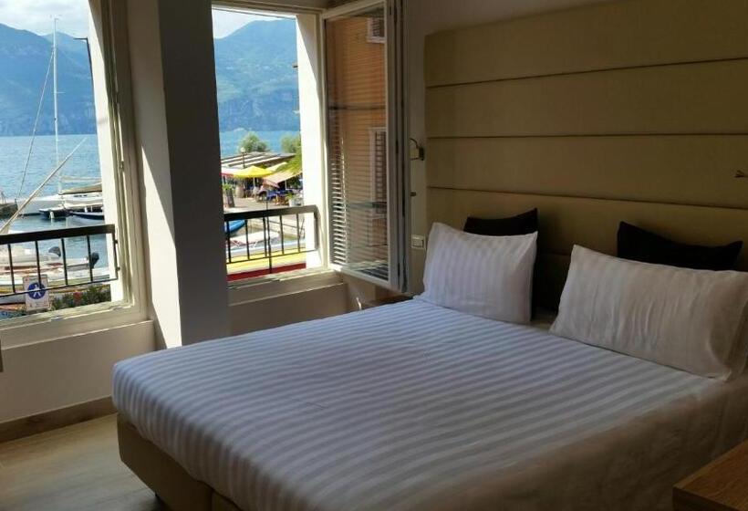 レイクビューデラックスルーム, Danieli La Castellana Lago Di Garda