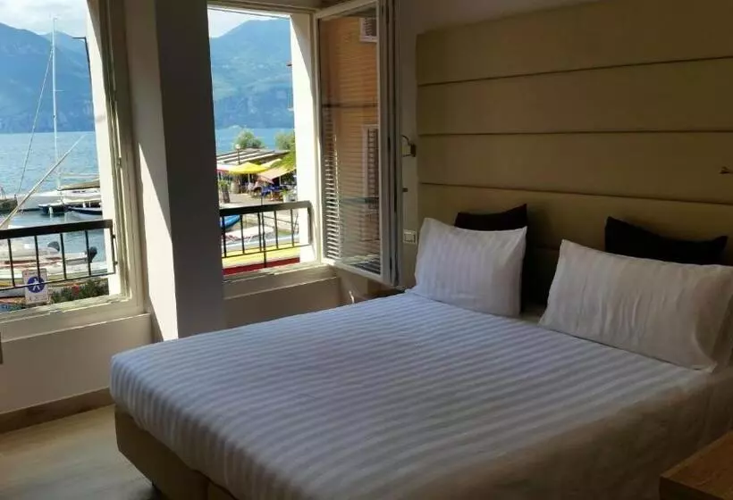 レイクビューデラックスルーム, Danieli La Castellana Lago Di Garda