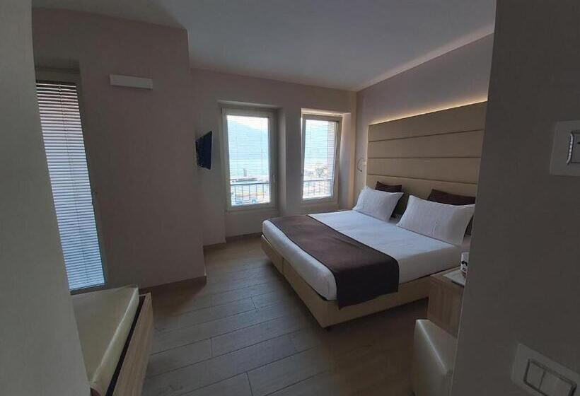 レイクビューデラックスルーム, Danieli La Castellana Lago Di Garda