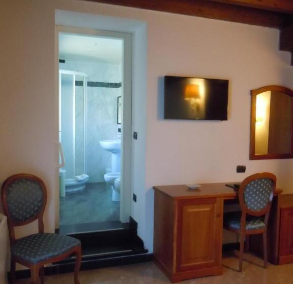 高级大房间, Due Mari