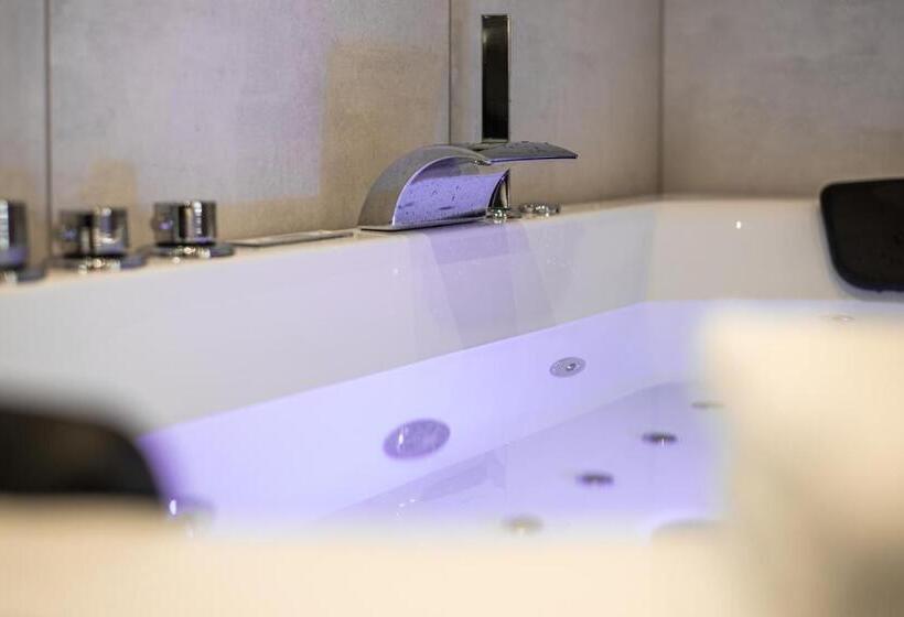 اتاق استاندارد یک نفره, Ehranger Hof