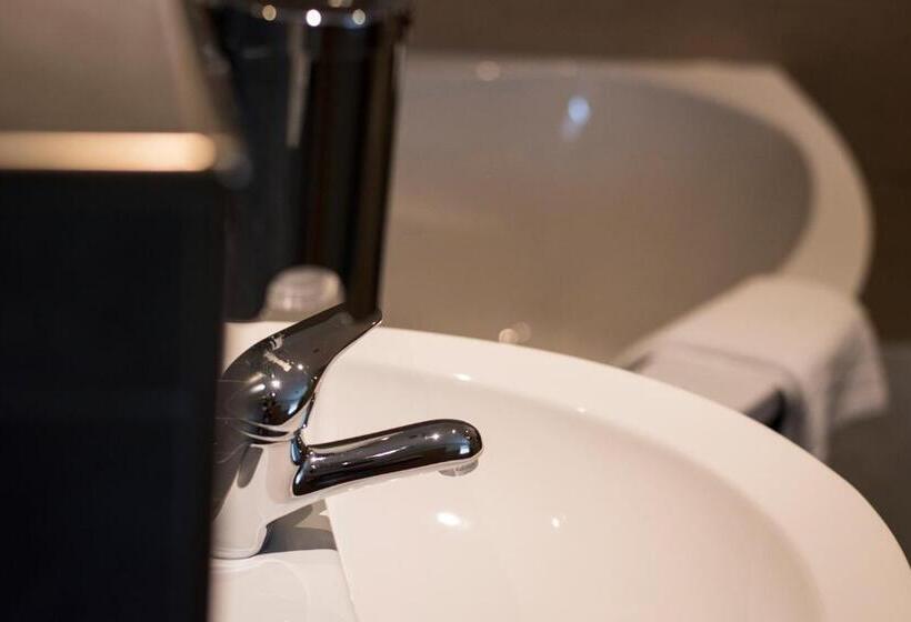 سوییت جونیور, Ehranger Hof