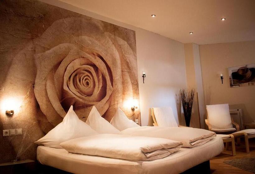 سوییت جونیور, Ehranger Hof