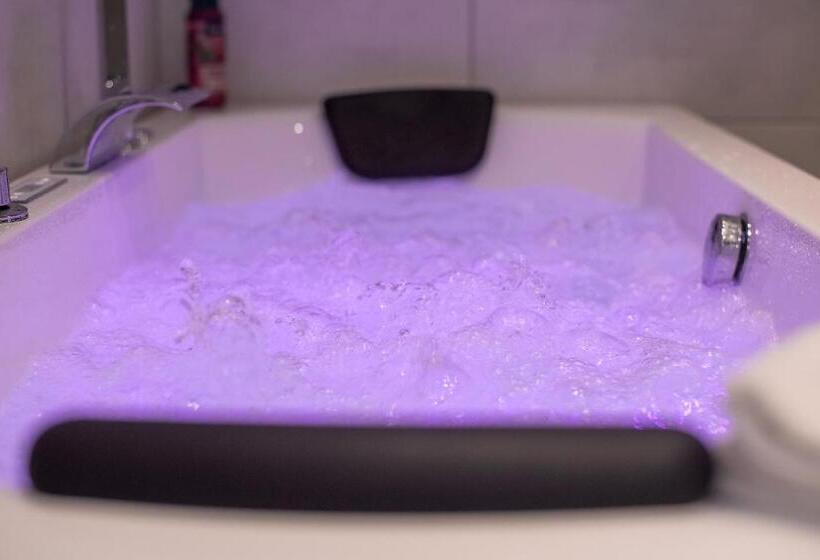 سوییت لوکس, Ehranger Hof