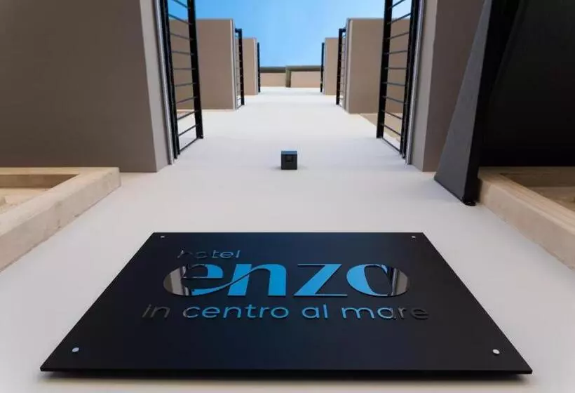 اتاق استاندارد یک نفره, Enzo