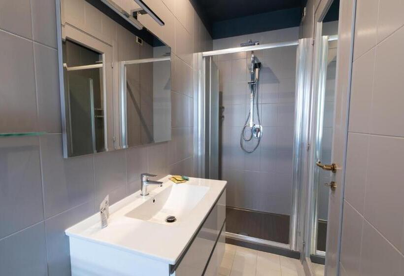 חדר סטנדרט, Enzo