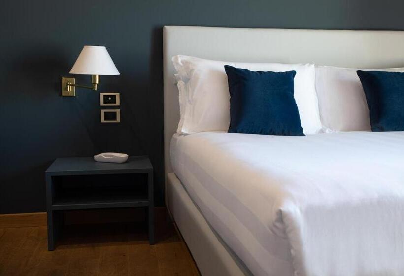 חדר סטנדרט, Enzo