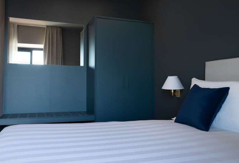 חדר סטנדרט, Enzo