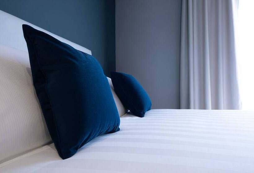 חדר סטנדרט, Enzo