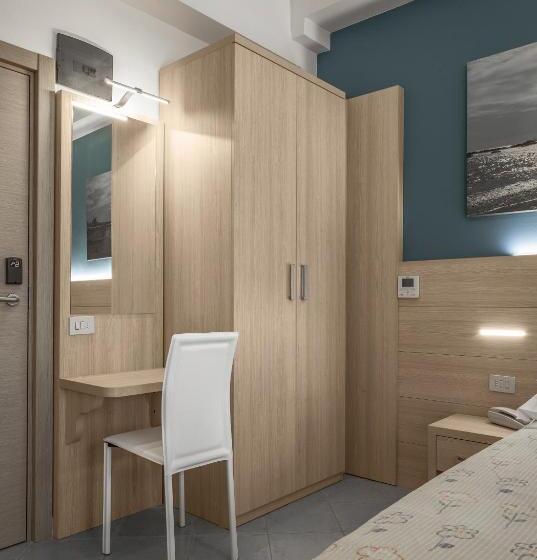 غرفة قياسية رباعية, Esperia