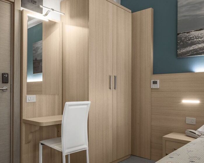 غرفة قياسية رباعية, Esperia