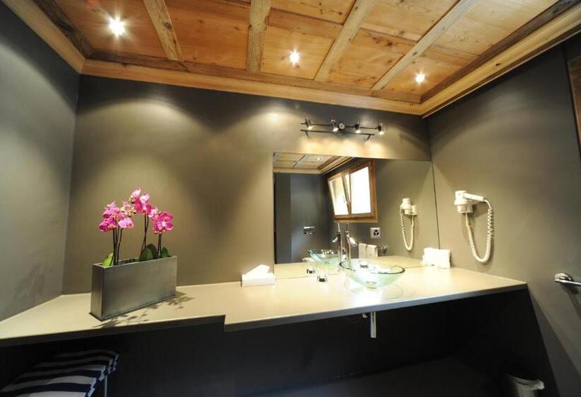 Номер Стандарт, Etrier