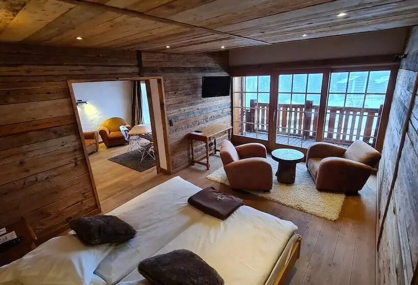 Suite mit Bergblick, Etrier