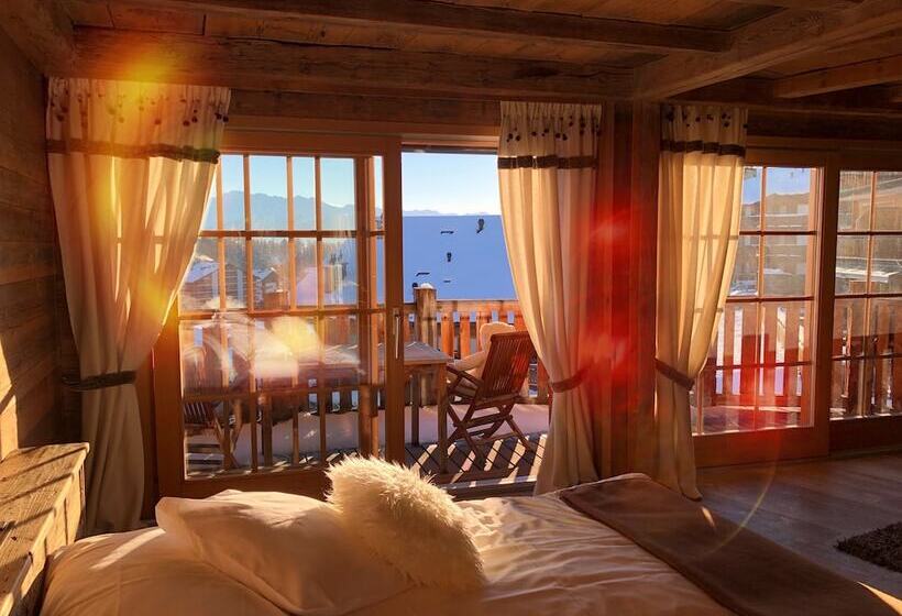 Люкс Вид на Горы, Etrier