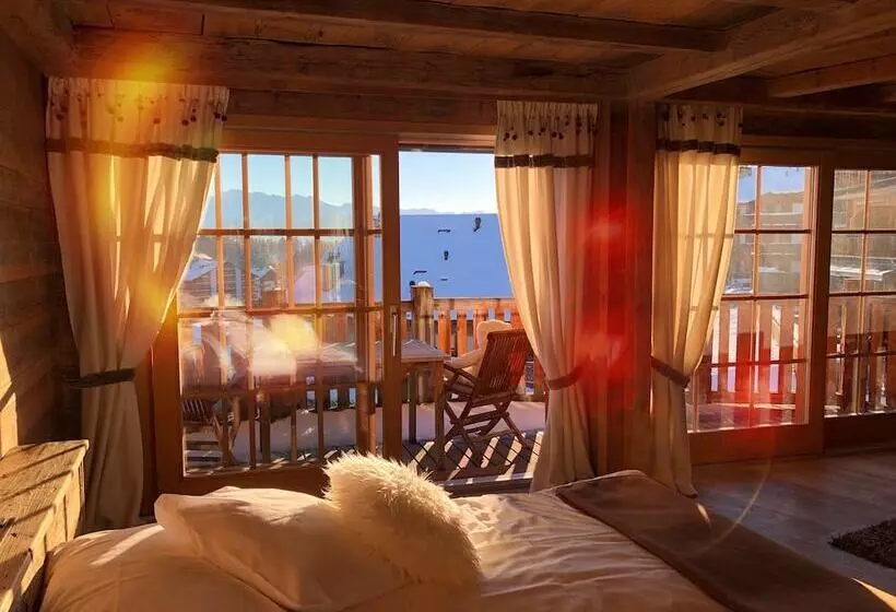Suite mit Bergblick, Etrier