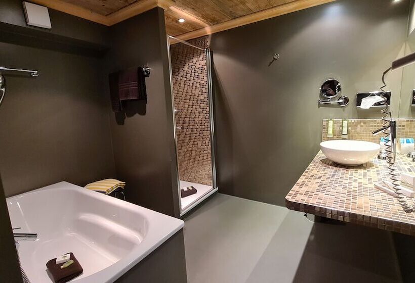 Люкс Вид на Горы, Etrier