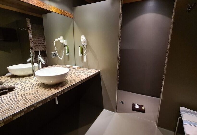 Полулюкс Вид на Горы, Etrier