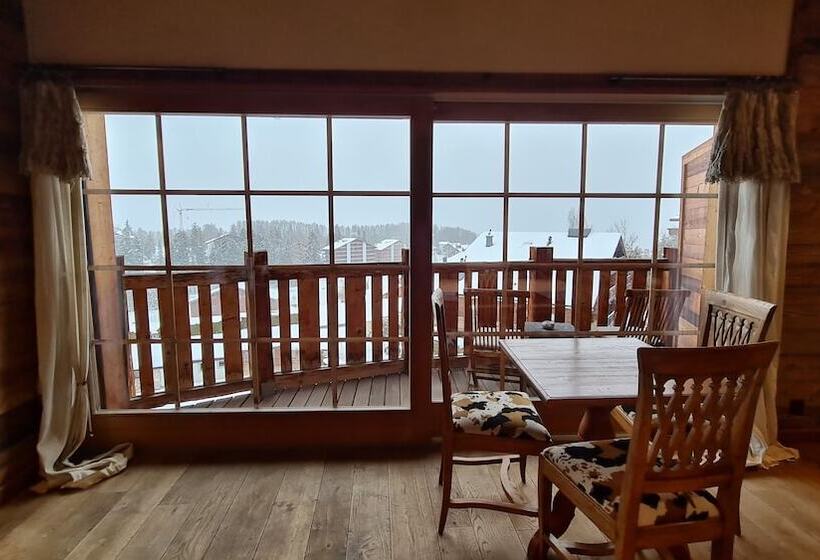 Полулюкс Вид на Горы, Etrier