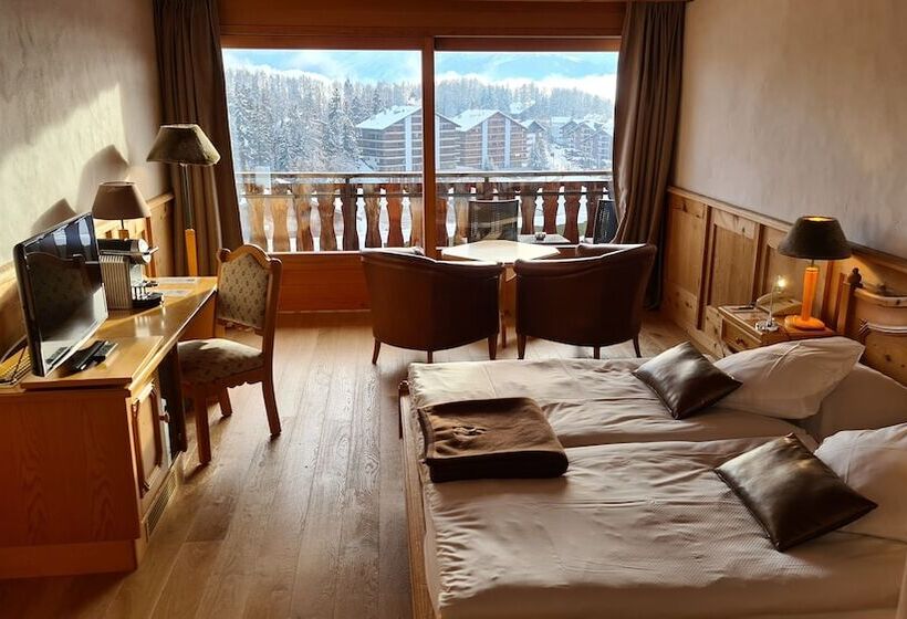 Классический номер с видом на горы, Etrier