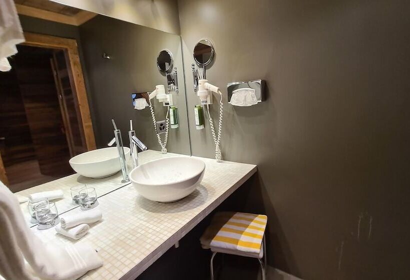 Номер Стандарт, Etrier