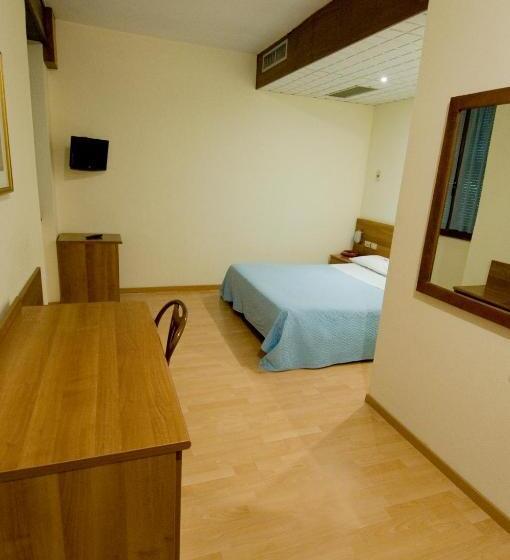 수피리어 싱글 룸, Europa