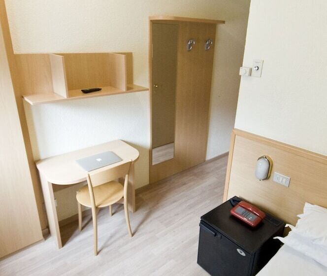 스탠다드 싱글 룸, Europa