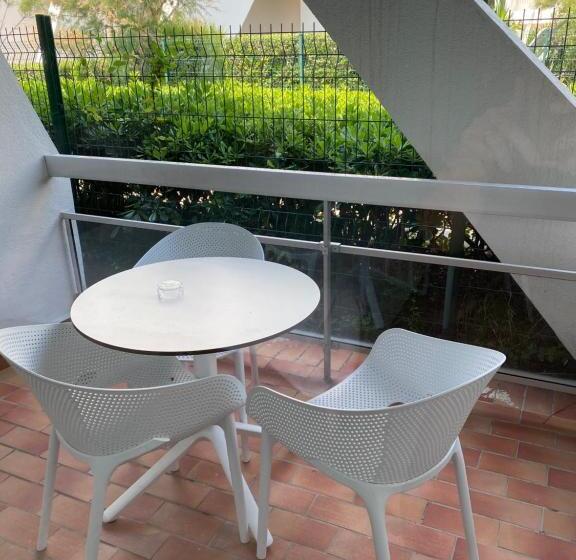 三人经典房间, Hôtel Saint Clair, Côté Plage