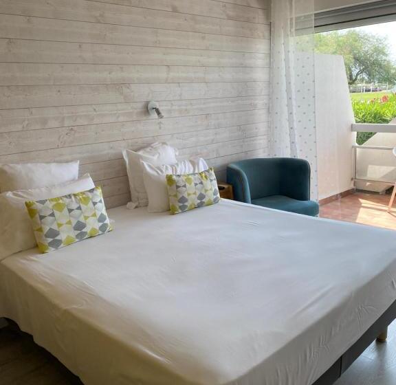 标准三人间, Hôtel Saint Clair, Côté Plage