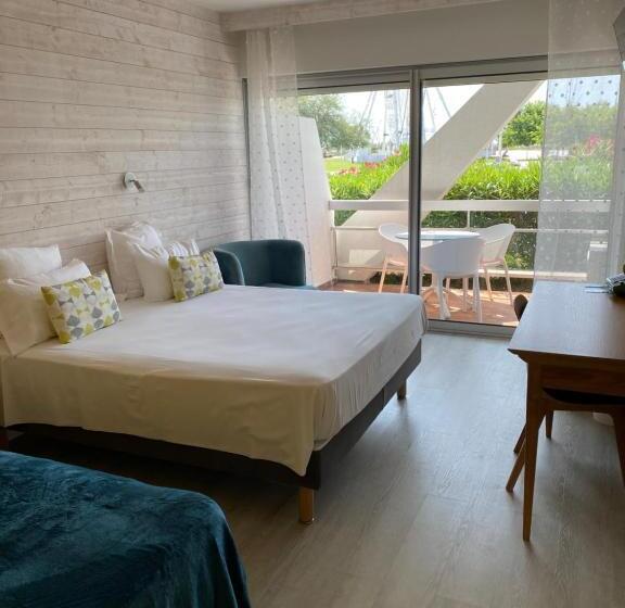 标准三人间, Hôtel Saint Clair, Côté Plage