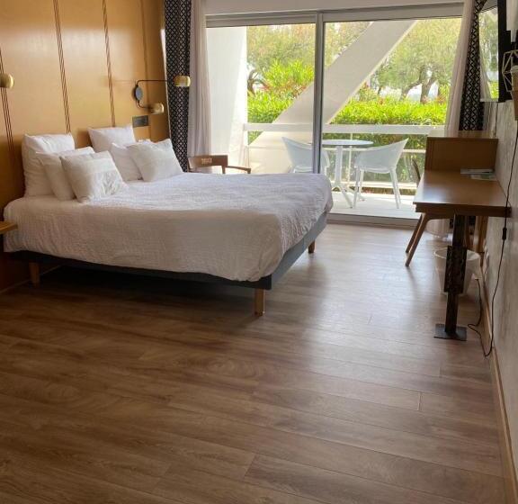 适合残疾人使用的标准间, Hôtel Saint Clair, Côté Plage