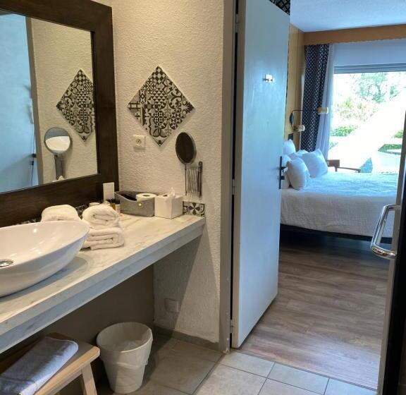 适合残疾人使用的标准间, Hôtel Saint Clair, Côté Plage