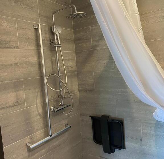 适合残疾人使用的标准间, Hôtel Saint Clair, Côté Plage