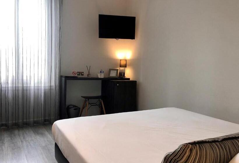 غرفة عائلية, Saint Louis