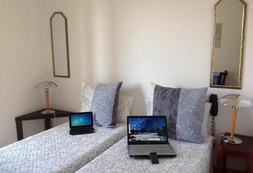 标准间, La Fontaine