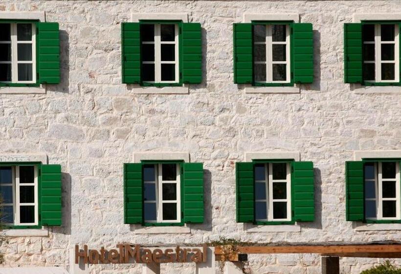 סוויטה, Maestral