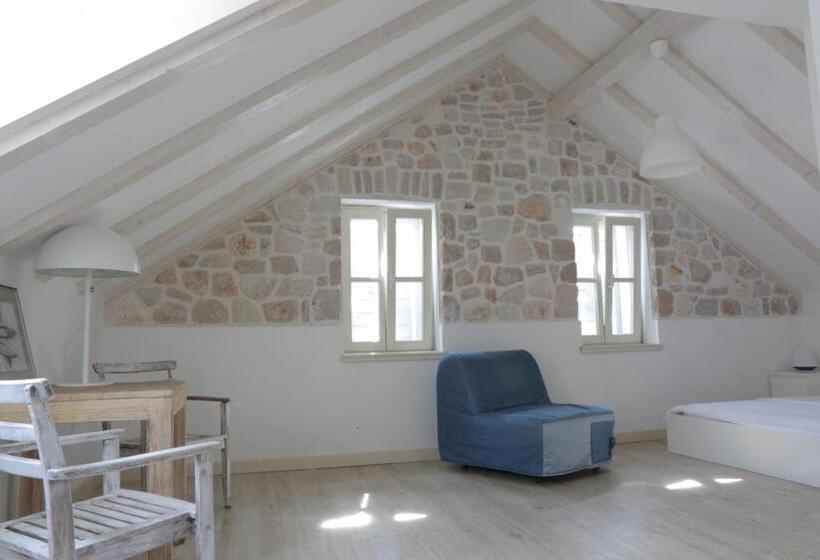 חדר סטנדרט, Maestral